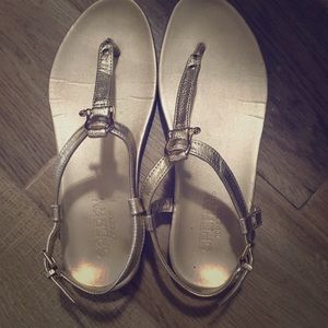 Sperry Topsider women’s gold sandals 7 1/2 M